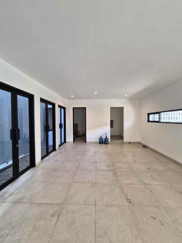 rumah dalam komplek anti banjir di duren sawit jaktim