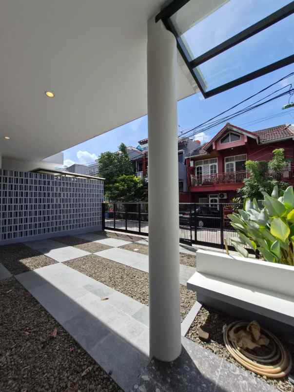 rumah dalam komplek anti banjir di duren sawit jaktim