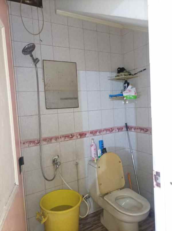 rumah di cempaka putih tengah jakarta pusat