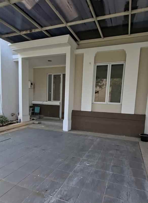 rumah di cluster thames jgc jakarta timur