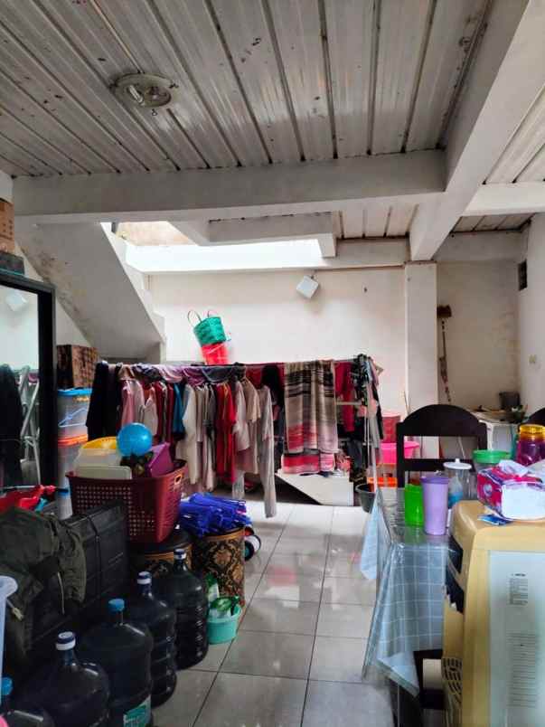 rumah di jln utama cluster re talaga bestari tangerang