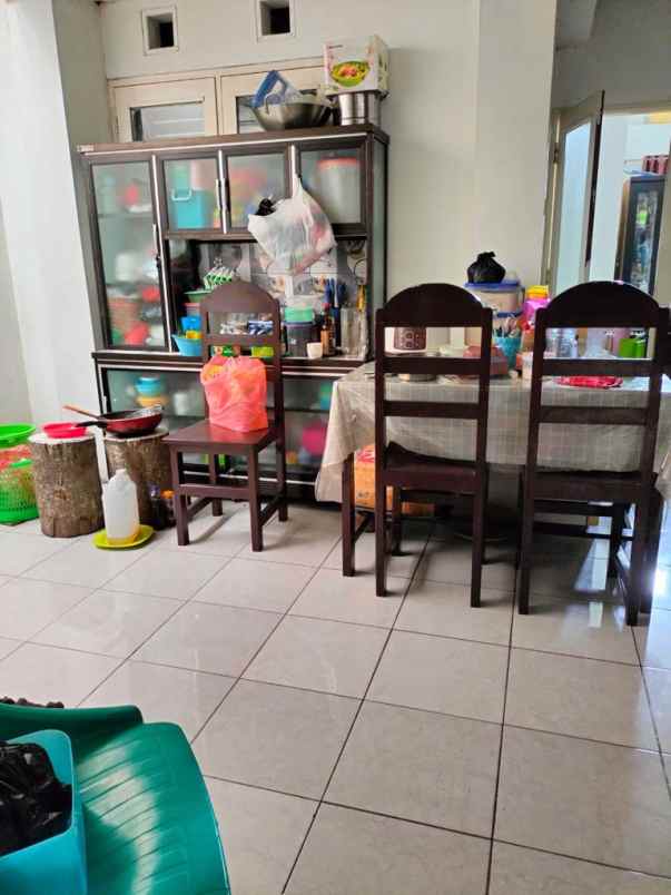 rumah di jln utama cluster re talaga bestari tangerang