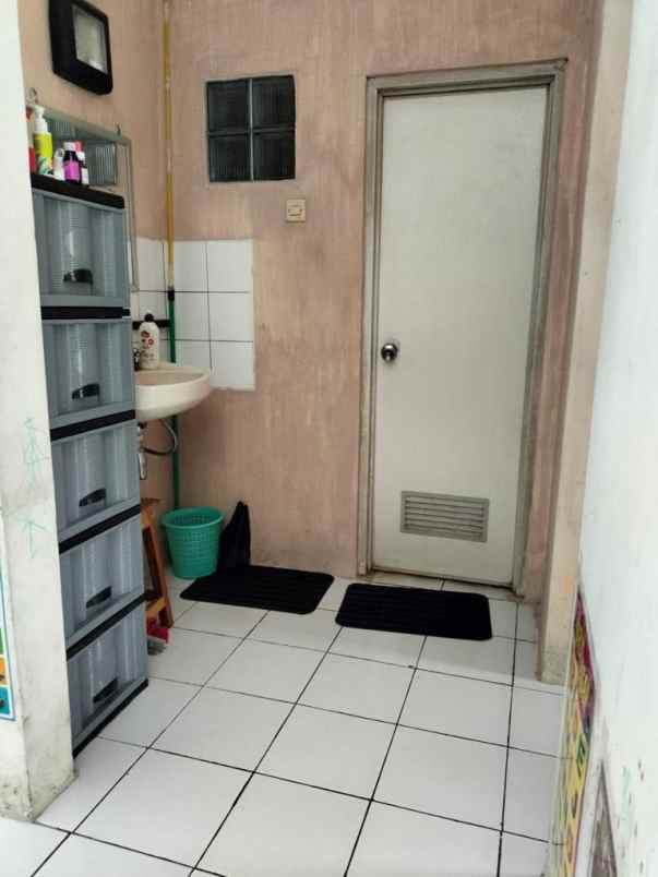 rumah di jln utama cluster re talaga bestari tangerang