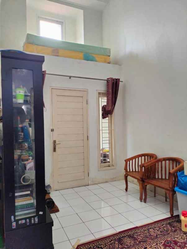 rumah di jln utama cluster re talaga bestari tangerang