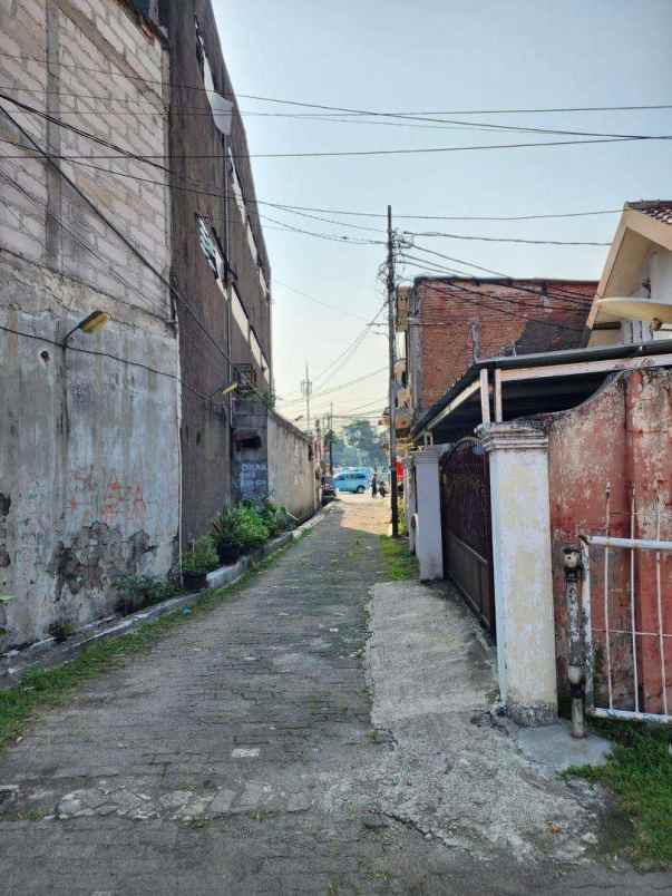 rumah dibawah njop 30 meter ke terminal kampung melayu