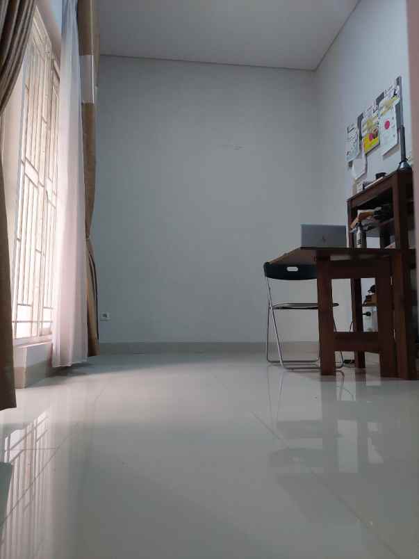 rumah dijual dekat graha raya pondok aren shm 2 lantai