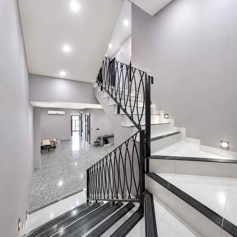 rumah disewakan di tebet barat