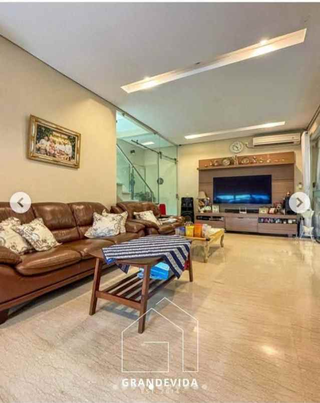 rumah jaksel pejaten 3 lantai cakep