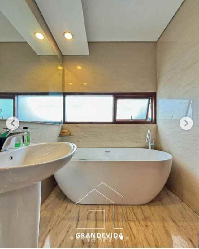 rumah jaksel pejaten 3 lantai cakep