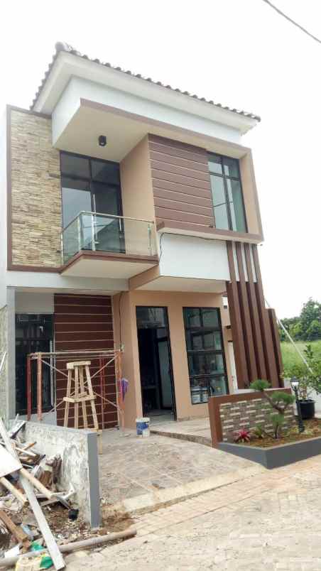 rumah kel cibubur kec ciracas