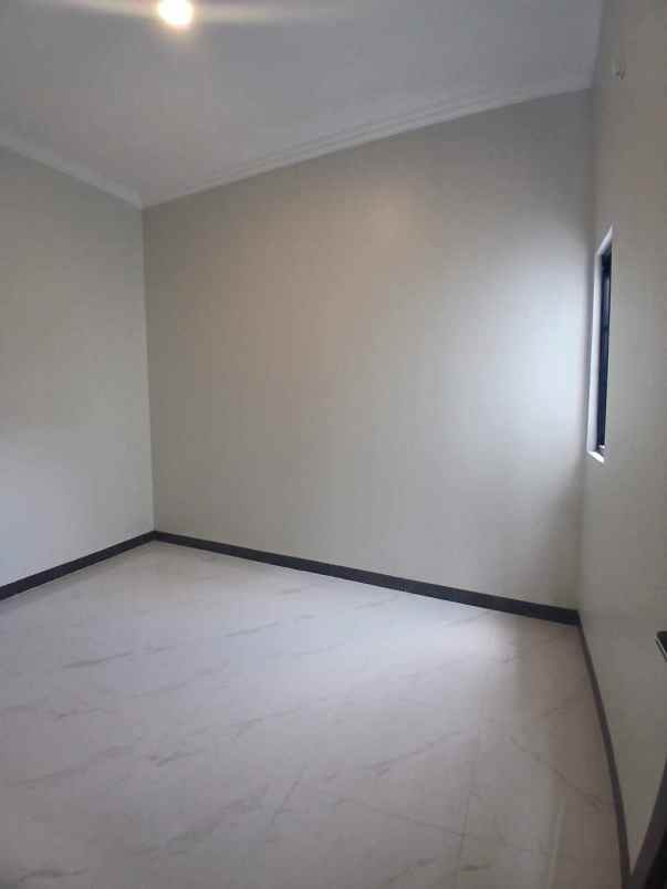 rumah klasik 2 lantai di kalimulya depok