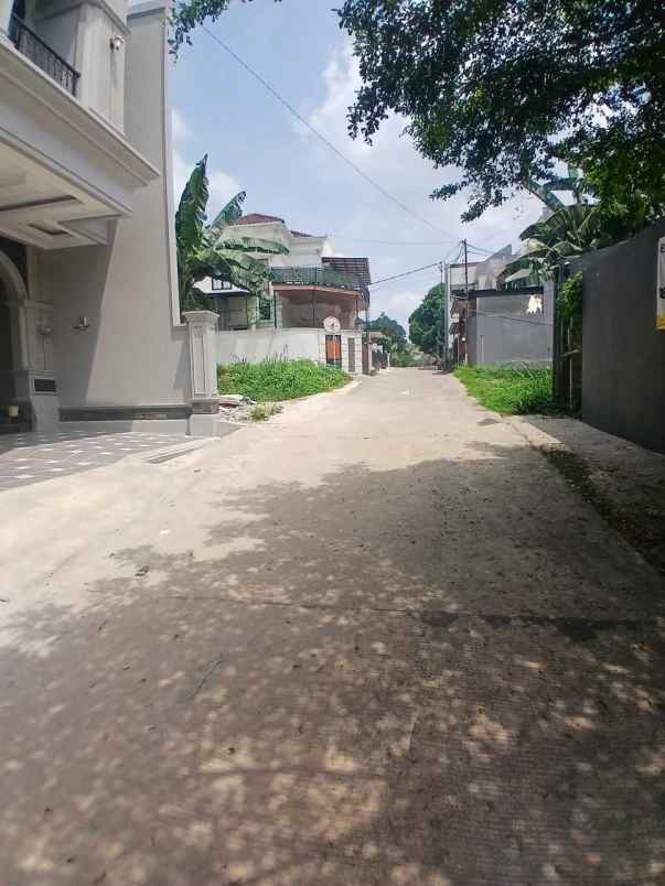 rumah klasik 2 lantai di kalimulya depok