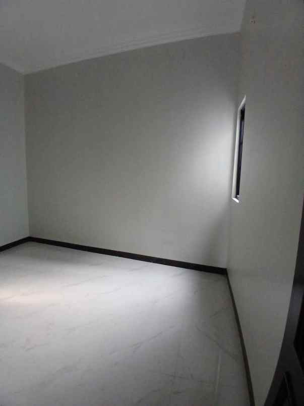 rumah klasik 2 lantai di kalimulya depok