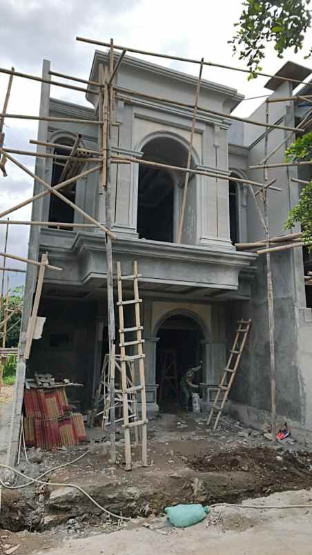 rumah klasik 2 lantai di kalimulya depok