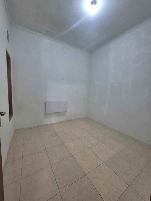 rumah komplek cipageran one gate system siap huni