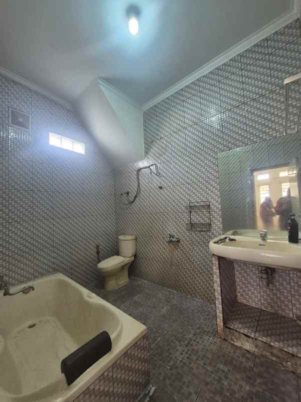 rumah komplek cipageran one gate system siap huni