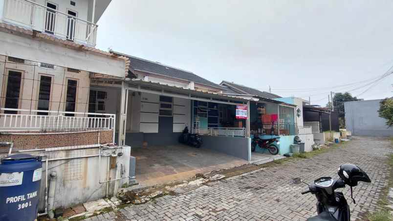 rumah komplek cipageran one gate system siap huni