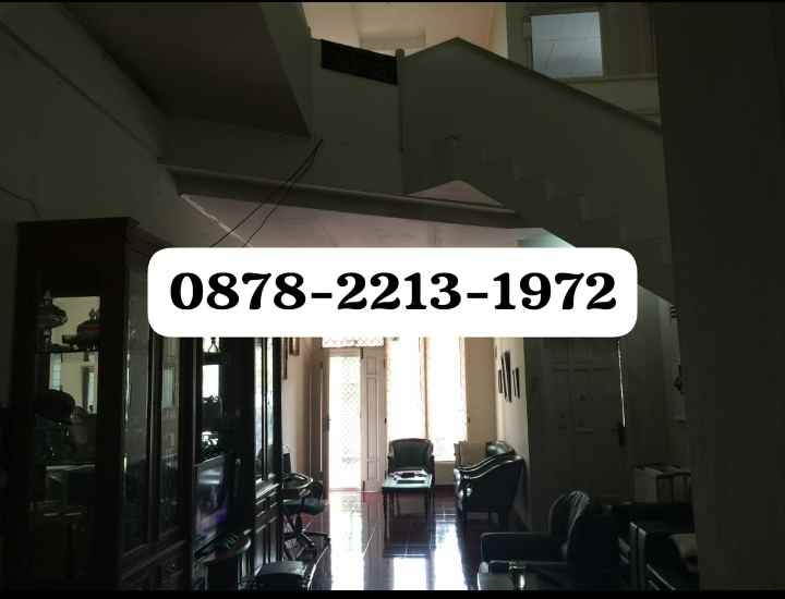 rumah komplek dekat ke kampus univ tama jagakarsa