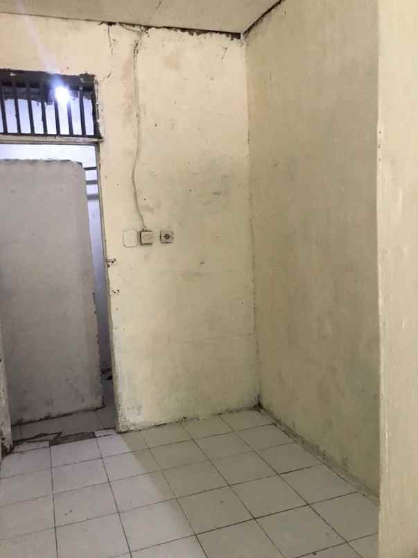 rumah kontrakan 4 pintu di beji depok