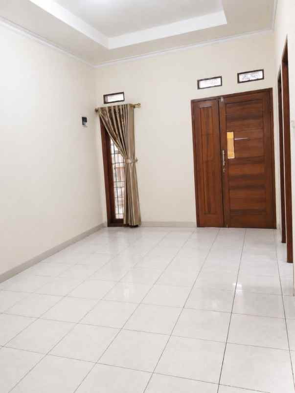 rumah luas murah di tanah baru beji kota depok