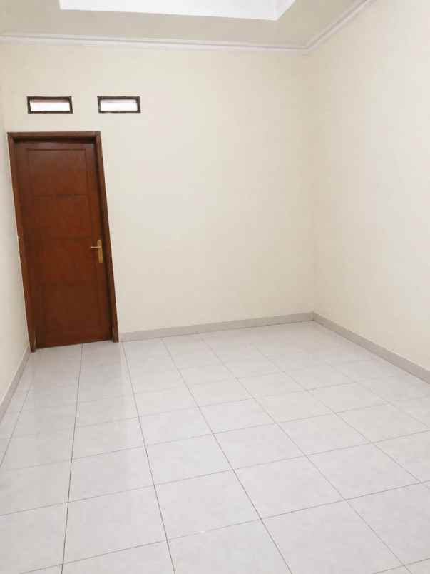 rumah luas murah di tanah baru beji kota depok