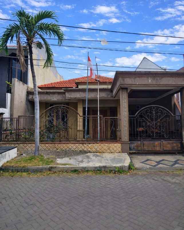 rumah manyar tirtoyoso strategis