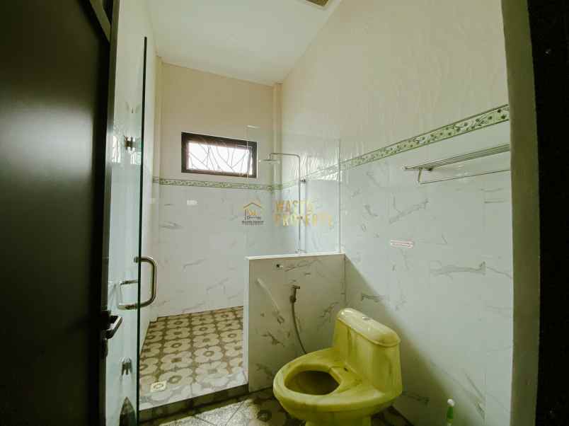 rumah mewah 2 lantai di baciro yogyakarta posisi hook