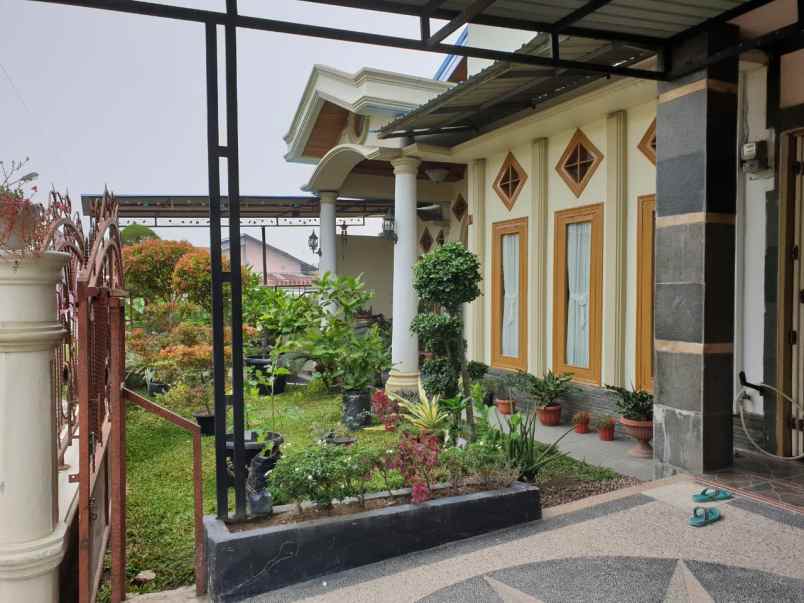 rumah mewah 2 lantai di jl sudirman pekanbaru