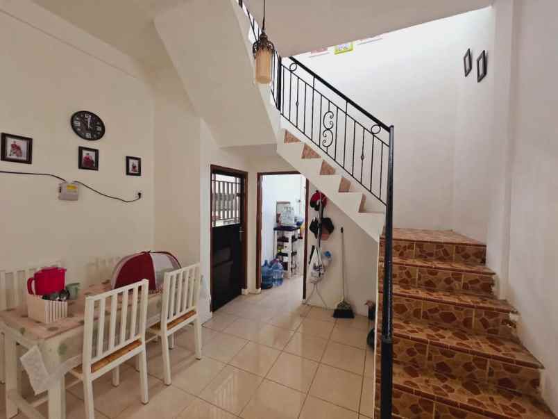 rumah mewah 2 lantai jl lobak ardat delima pekanbaru