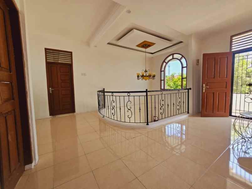 rumah mewah 2 lantai jl lobak ardat delima pekanbaru