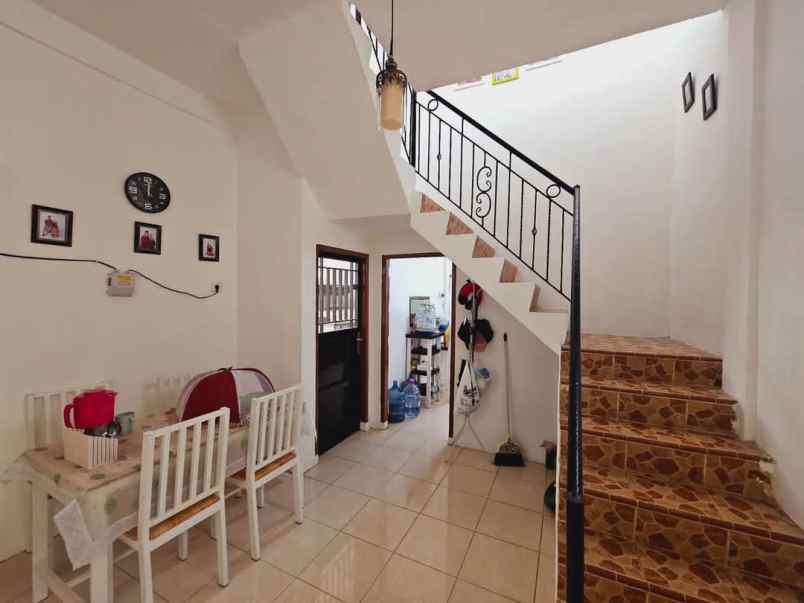 rumah mewah 2 lantai jl lobak ardat delima pekanbaru