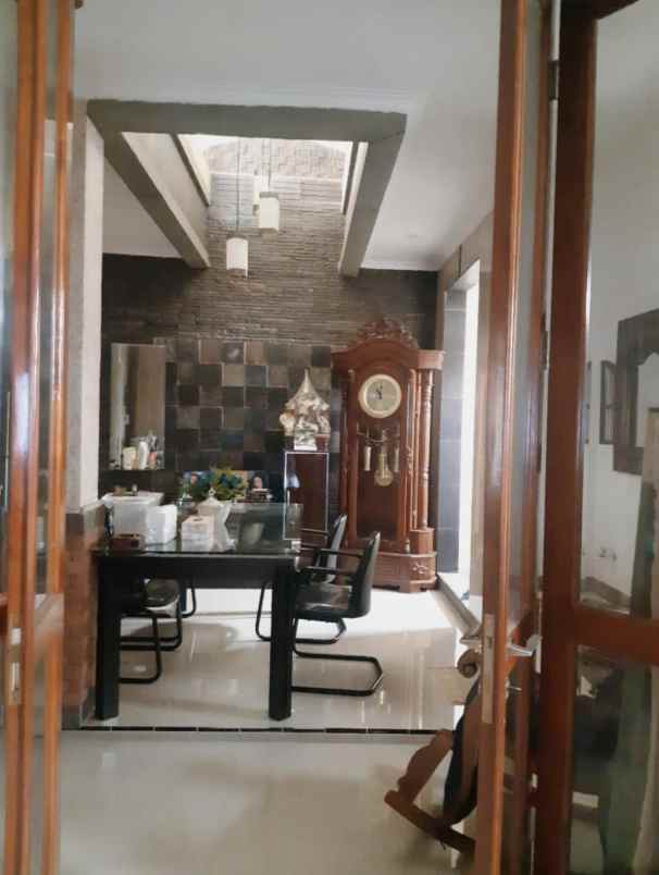 rumah mewah 2 lantai siap huni di meruyung limo depok