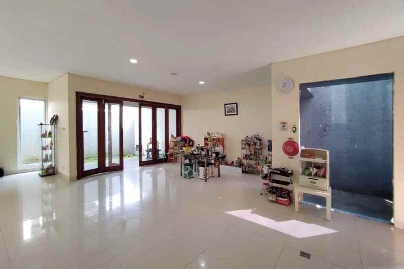 rumah mewah 3 lantai shm area bogor nirwana residence