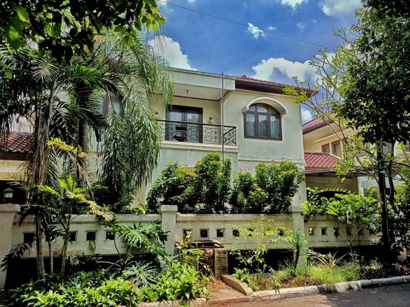 rumah mewah dukuh patra kuningan jakarta selatan