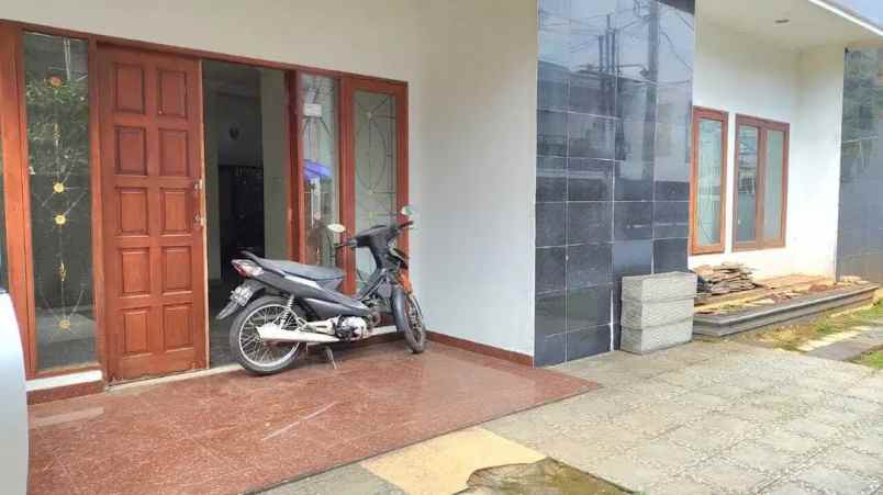 rumah mewah minimalis di jalan bendi kebayoran lama