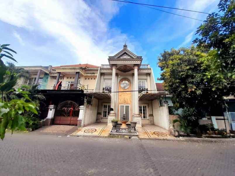 rumah mewah modern klasik 2 5 lantai siap huni