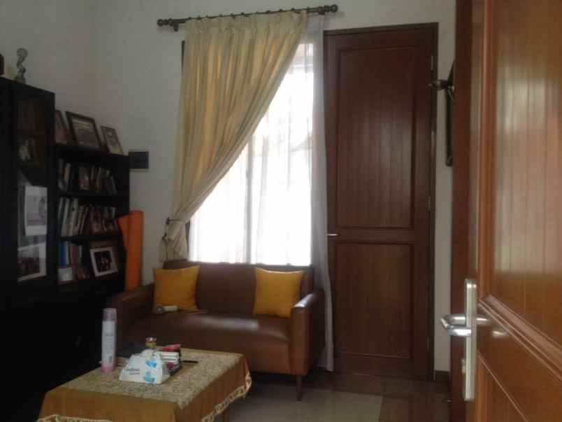 rumah mewah sektor 7 bintaro