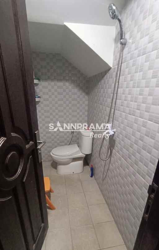 rumah mewah semi furnished siap huni di grogol depok
