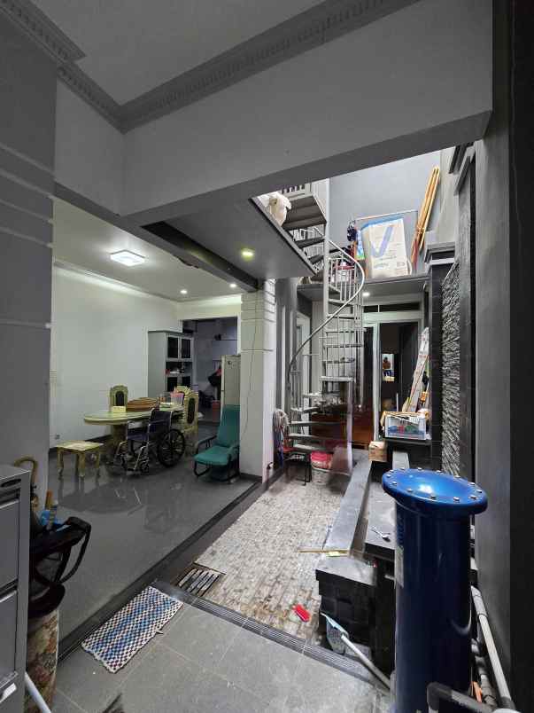 rumah mewah siap huni di pondok kelapa