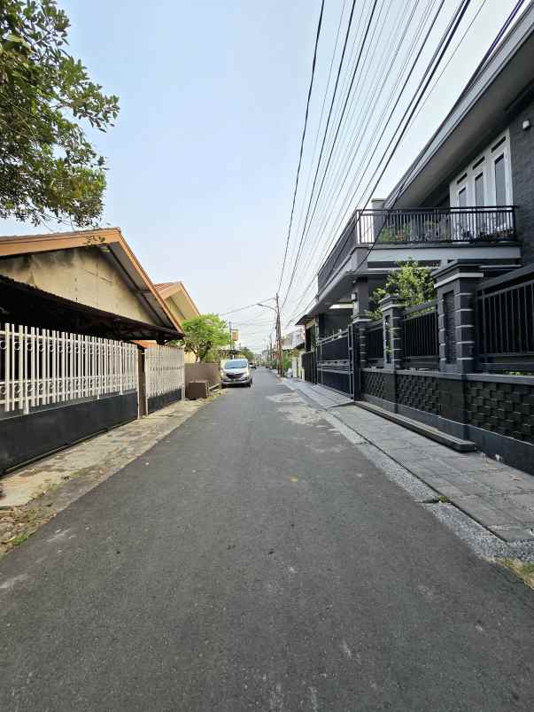 rumah mewah siap huni di pondok kelapa