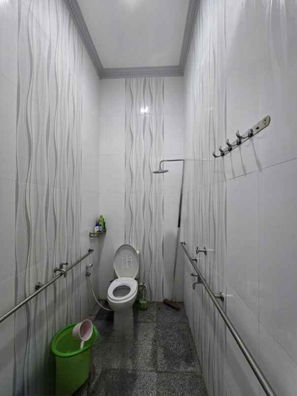 rumah mewah siap huni di pondok kelapa