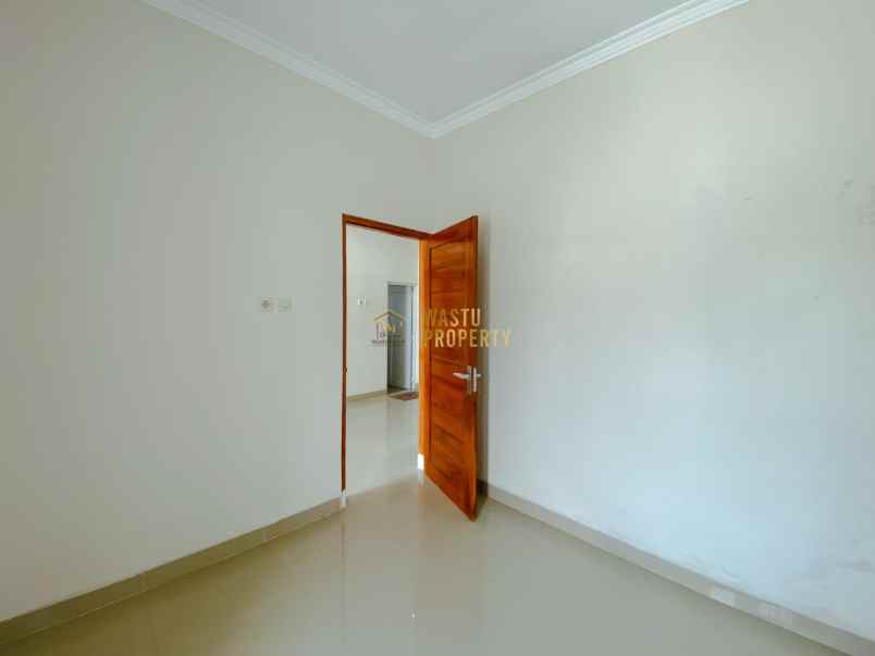 rumah modern dengan rooftop dekat jalan jogja solo