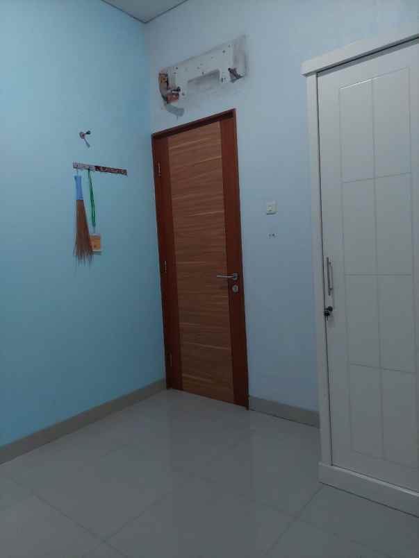 rumah murah dekat bintaro jaya lt 81m lb 100m shm