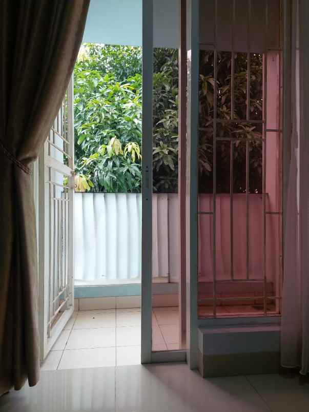 rumah murah dekat bintaro jaya lt 81m lb 100m shm