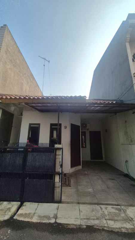 rumah murah siap huni di kavling dki pondok kelapa