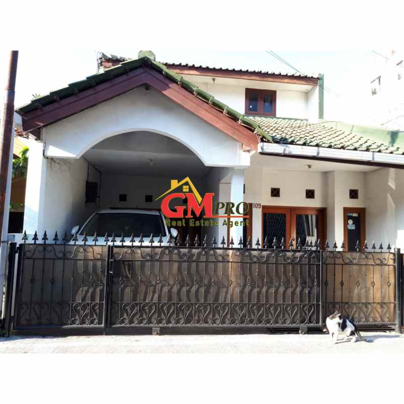 rumah nyaman 2 lantai di sarijadi kota bandung