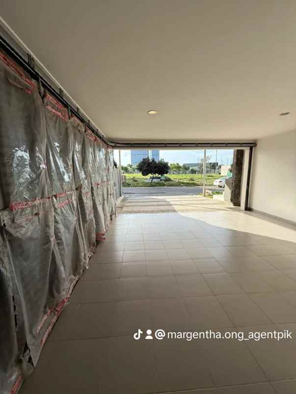 rumah pik 2 luas 10x30