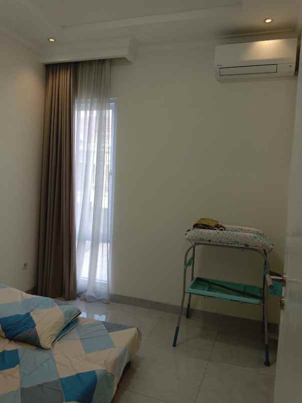 rumah premium 2 lantai di pusat kota karawang