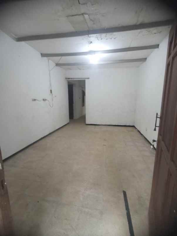 rumah pucang anom hitung tanah 1 lantai renov banyak