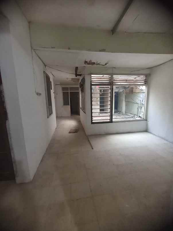 rumah pucang anom hitung tanah 1 lantai renov banyak